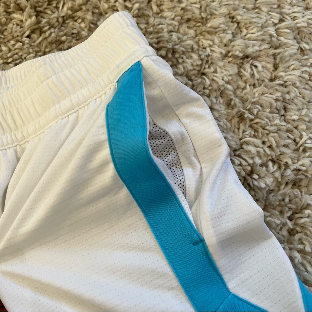 ✔️NWT✔️ NIKE Caitlin Clark Crossover Dri-FIT 5" Basketball Shorts - Picture 5 of 13